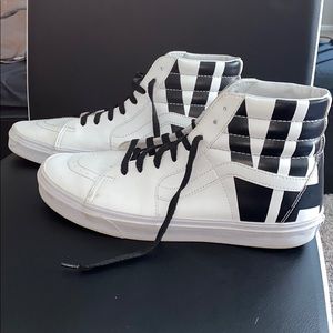 High top black and white vans